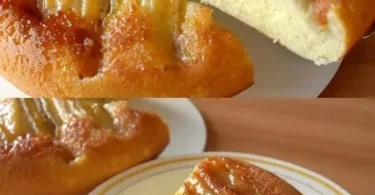 Bananenkuchen ohne Ofen auf einem Teller serviert