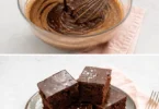 Saftiger Schokoladenblechkuchen auf einem Blech, perfekt für Feiern