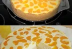 Traditionelle österreichische Faulenzertorte auf einem Teller