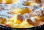 Fluffiger Kaiserschmarrn frisch aus der Heißluftfritteuse serviert.