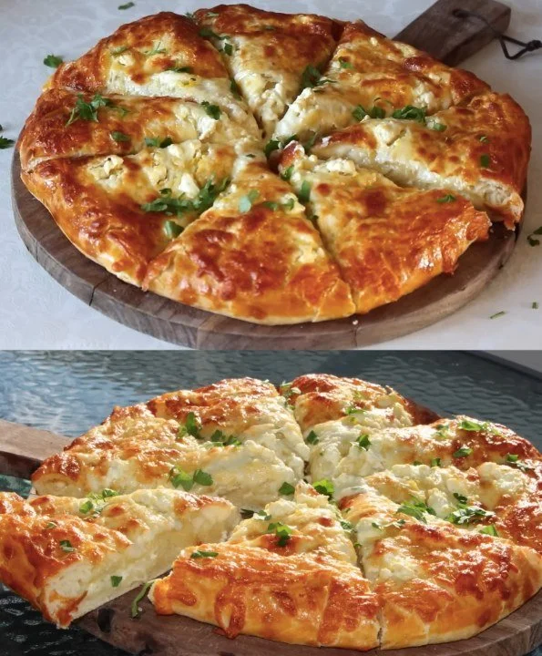 Leckeres Käsebrot auf einem Holztisch serviert