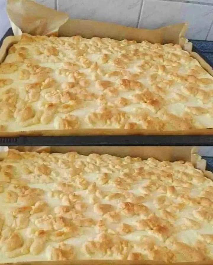 Fluffiger Wattekuchen in einer bunten Dessertpräsentation