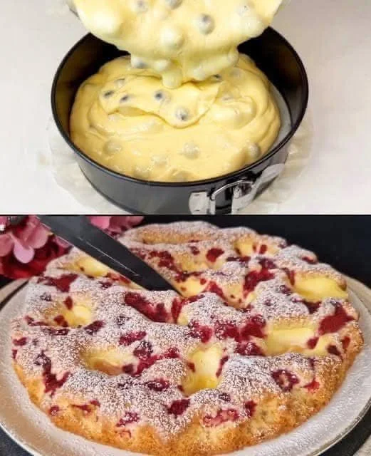 Blitz Kirschkuchen mit Pudding auf einem Teller