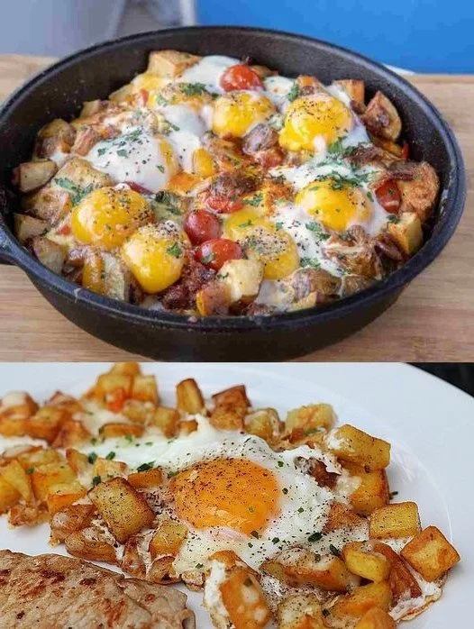 Bratkartoffeln mit Ei und Käse serviert auf einem Teller