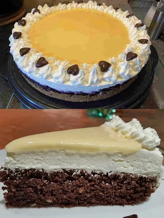 Leckere Eierlikörtorte ohne Mehl auf einem Teller serviert