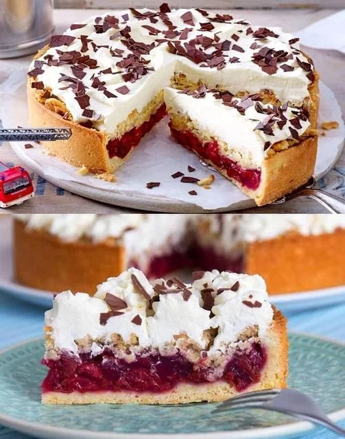 Feuerwehrkuchen mit Puddingpulver auf einem schönen Teller serviert