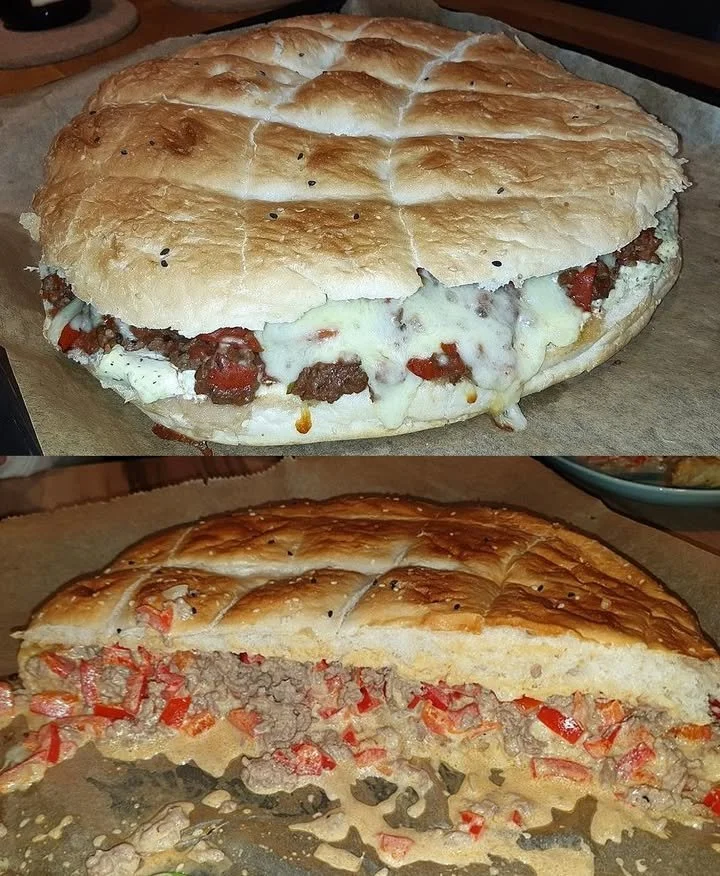 Fladenbrot mit Hackfleisch und Käse