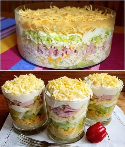 Übernacht Salat mit frischen Zutaten und Dressing